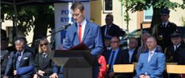 Na zdjęciu reprezentant Posła na Sejm RP Mariusza Kałużnego - Krzysztof Jastrzębski w trakcie okolicznościowego przemówienia.