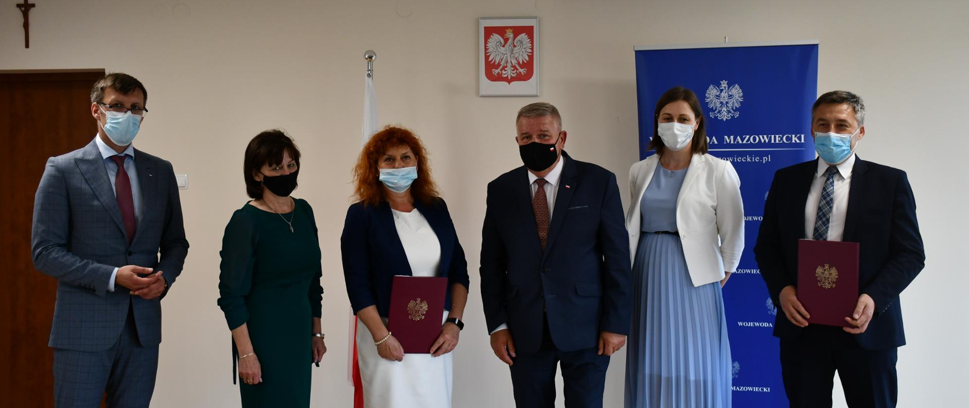 Podpisanie umów w ramach Rządowego Programu Rozwoju Dróg z regionu ostrołęckiego