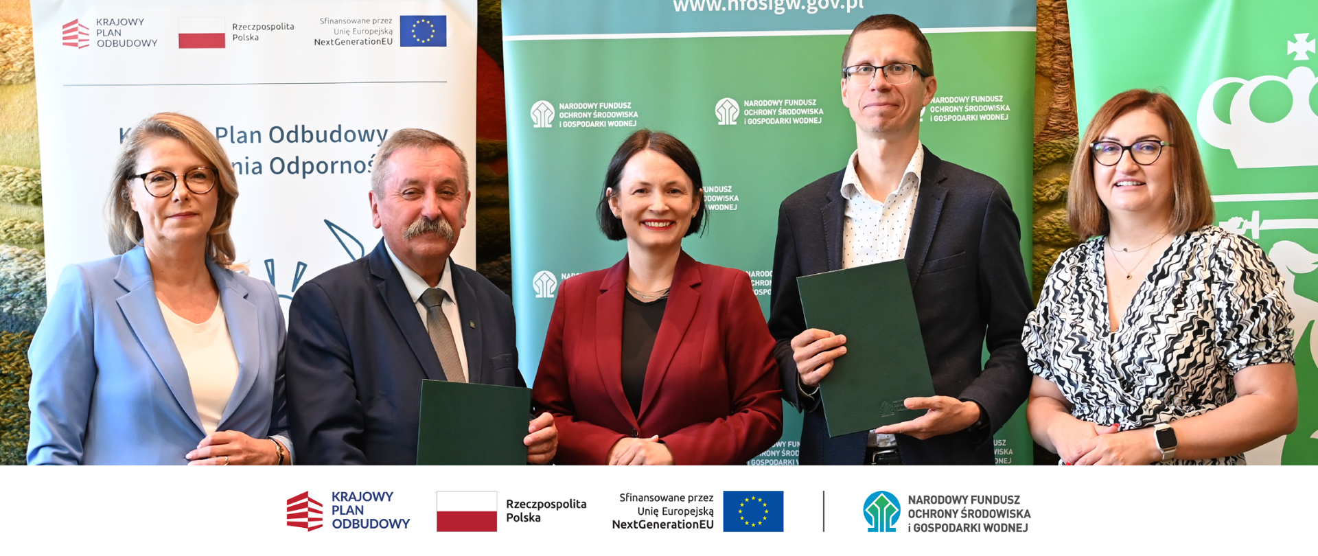 Na zdjęciu od lewej Katarzyna Jastrzemska, Józef Matysiak zastępca prezesa zarządu NFOŚiGW, Dorota Zawadzka-Stępniak prezes zarządu NFOŚiGW, Maciej Fijałkowski, Urszula Świerżewska-Chrzan