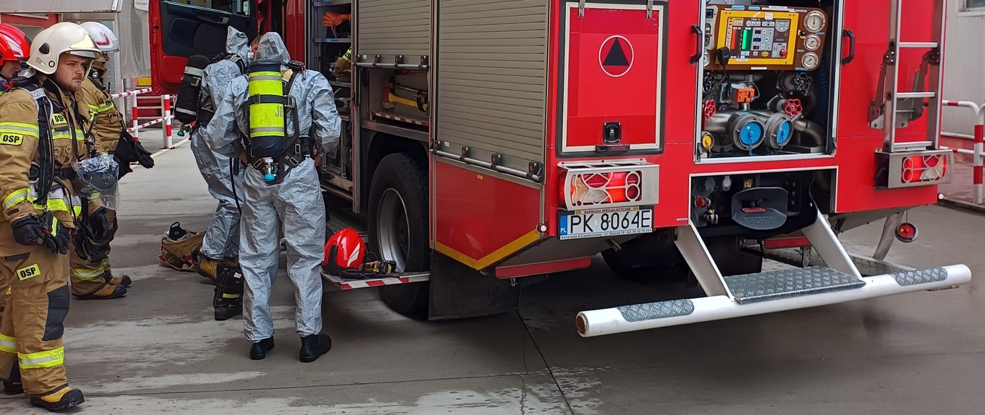 Strażackie manewry na terenie zakładu Nestle w Kaliszu. Sprawdzano gotowość na wypadek awarii chemicznej
