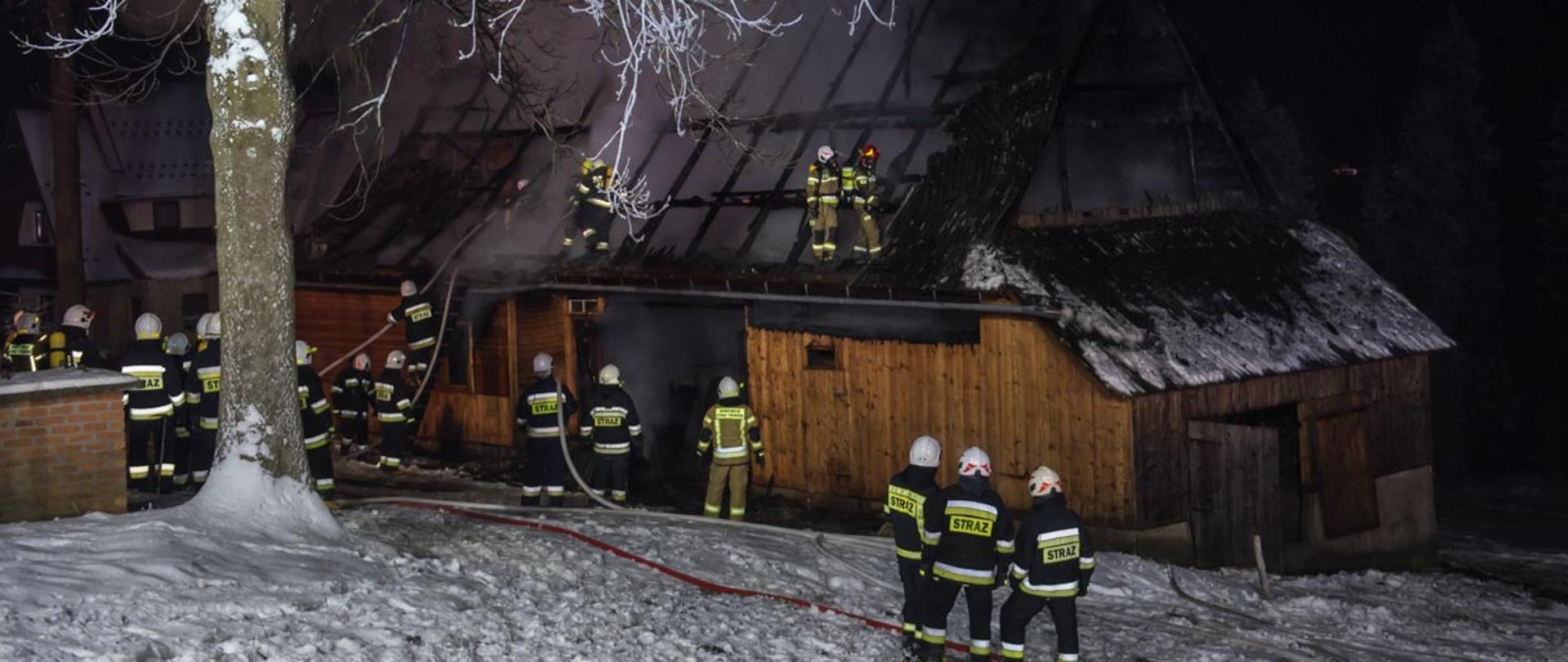 Pożar zabudowań mieszkalnych i gospodarczych w Sierockiem