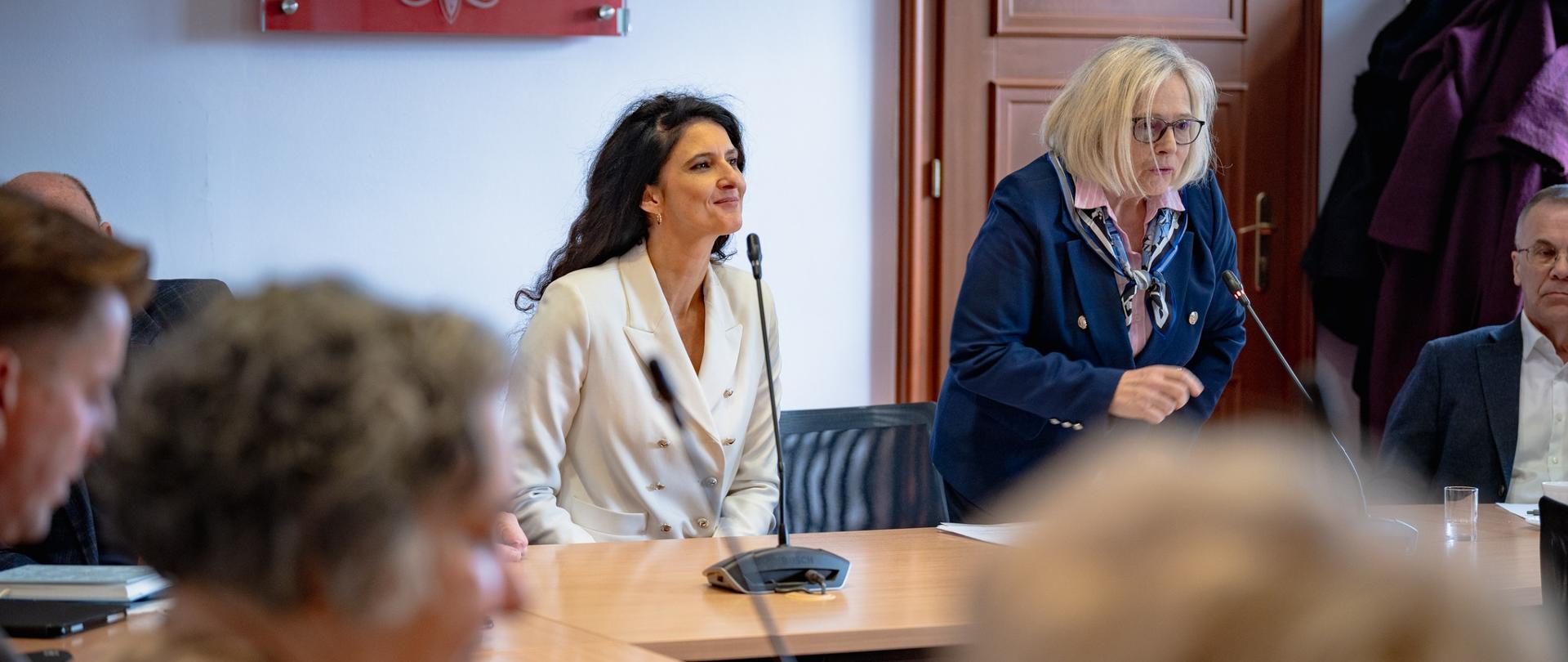 Sejmowa komisja w DUW