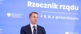 Rzecznik Rządu Adam Szłapka podczas konferencji prasowej po Radzie Ministrów