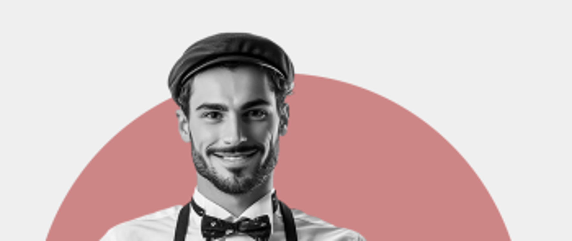 na zdjęciu kelner niosący talerze z potrawami