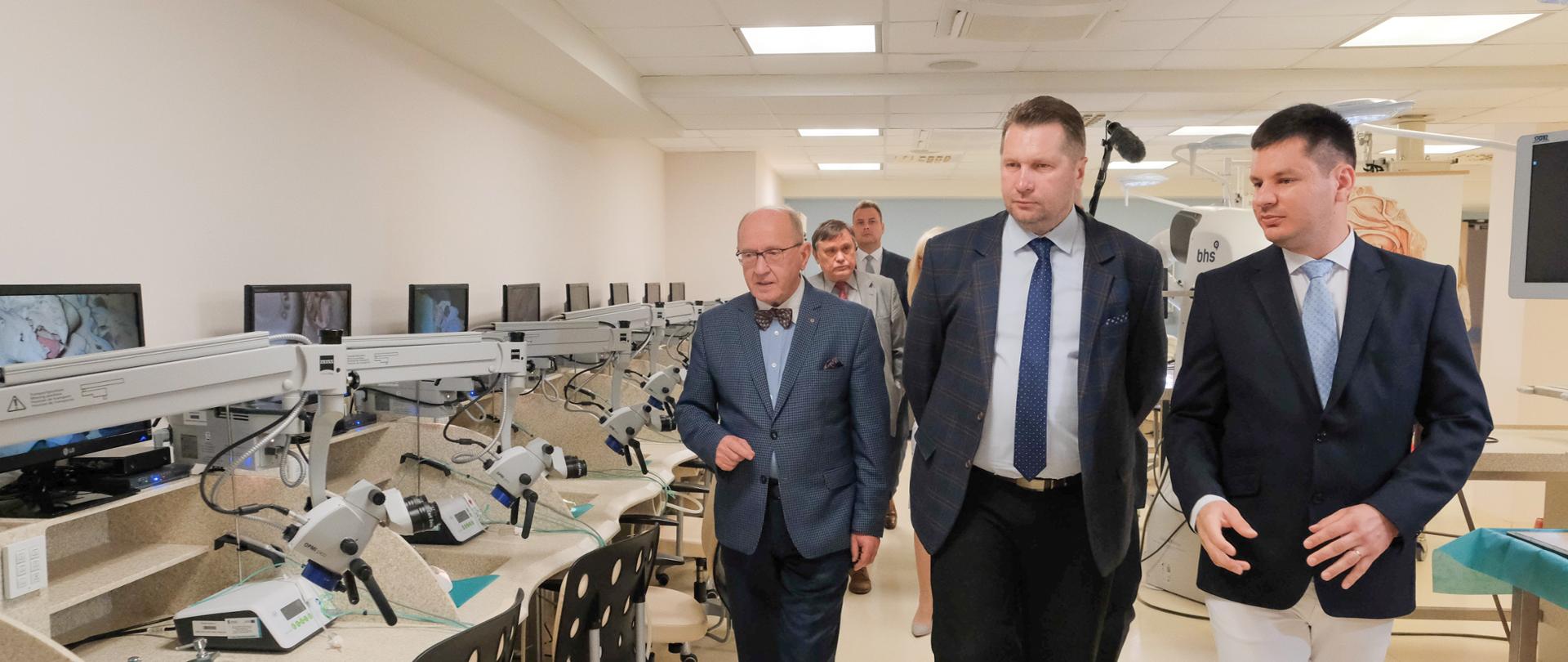 Zdjęcie z wizyty w Światowym Centrum Słuchu Instytutu Fizjologii i Patologii Słuchu w Kajetanach