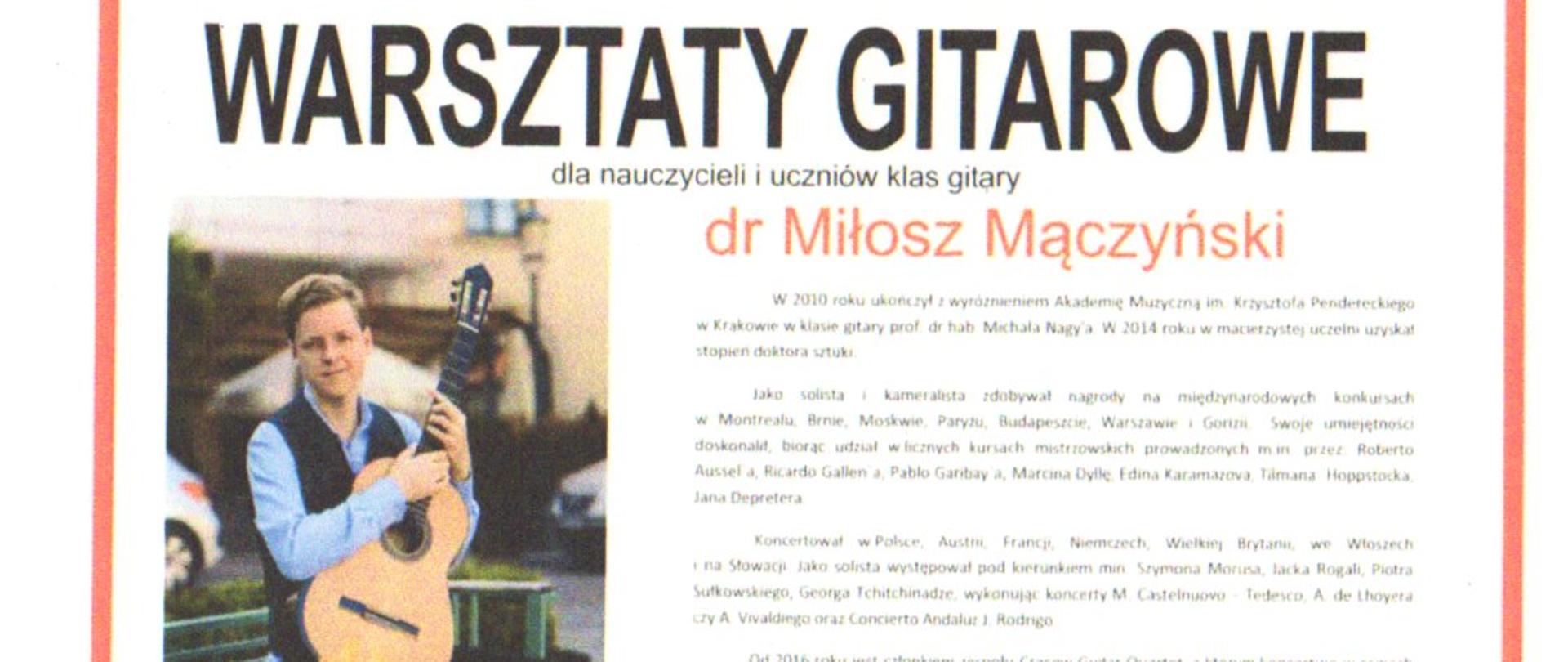 zdjęcie na białym tle informujący o warsztatach gitarowych w dniu 25.11.2022 r. godz. 13.30 osoba siedząca trzymająca w rękach gitarę