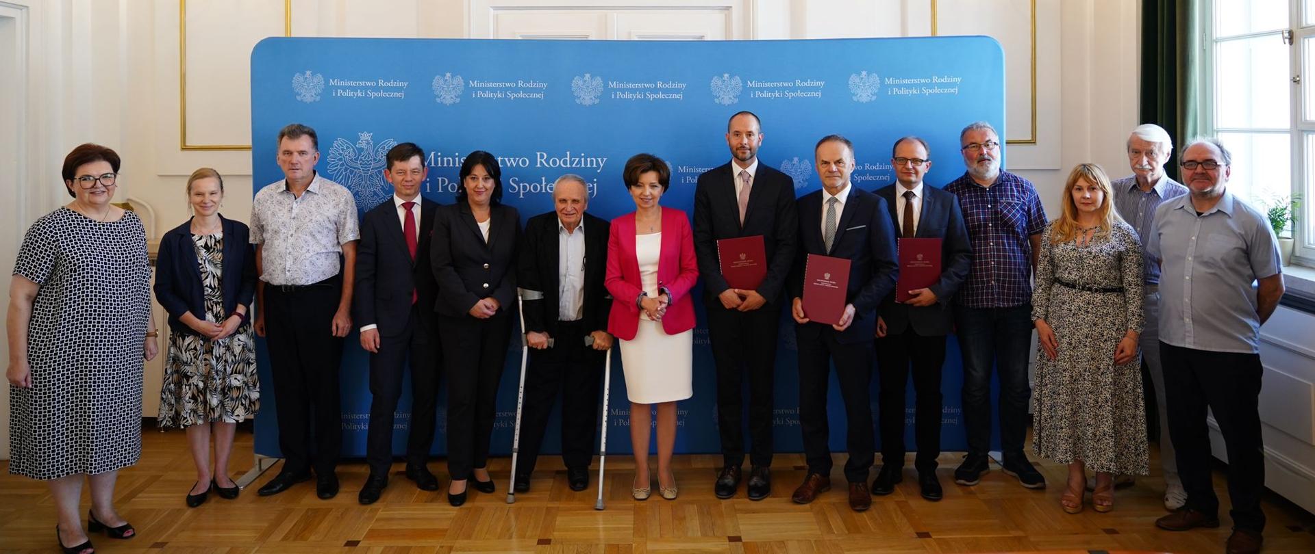 Powołanie nowych członków Rady Naukowej IPiSS - wspólne zdjęcie