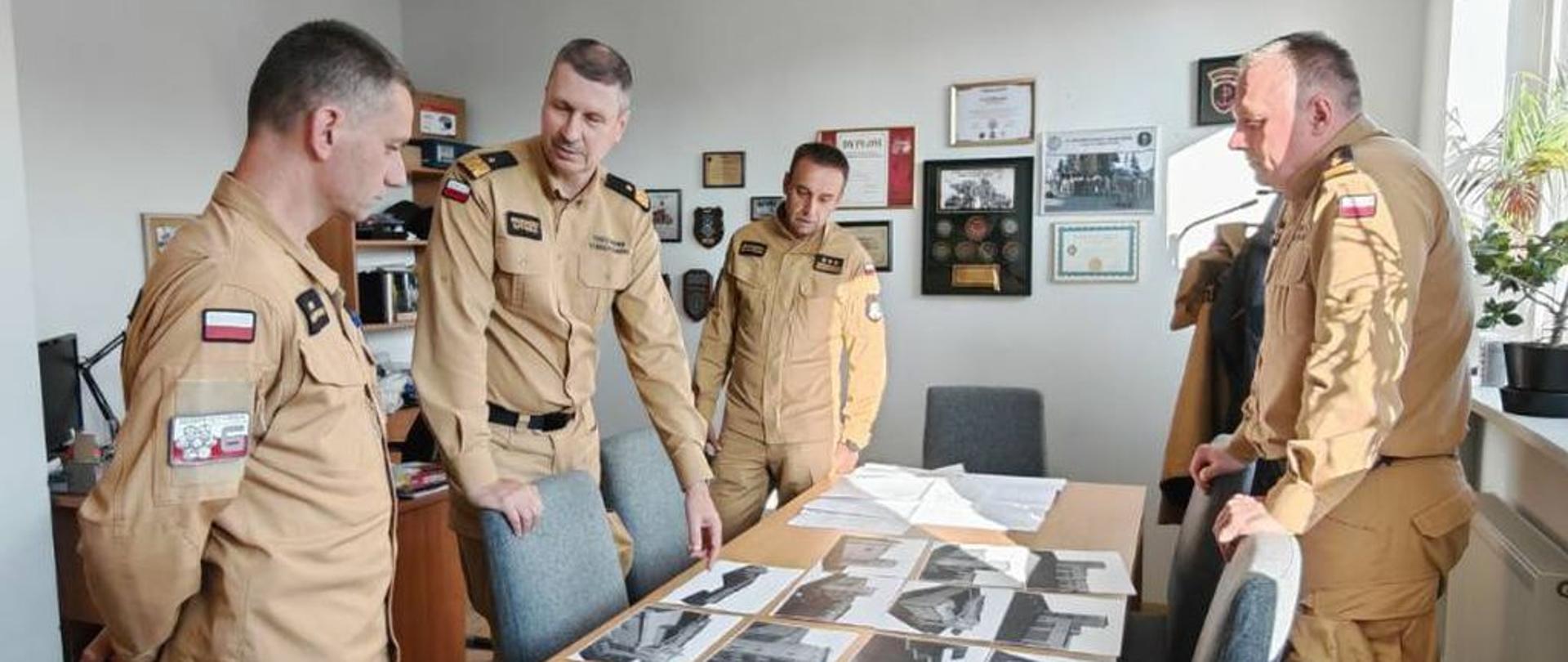 Wizytacja kadry kierowniczej Państwowej Straży Pożarnej w Jednostce Ratowniczo-Gaśniczej nr 6