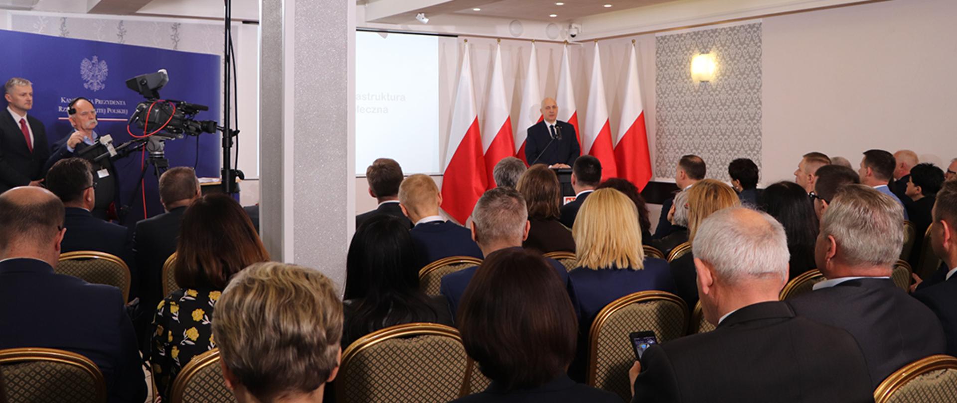 Minister Joachim Brudziński na konferencji "Perspektywy dla mieszkańców obszarów wiejskich" w Kalsku.