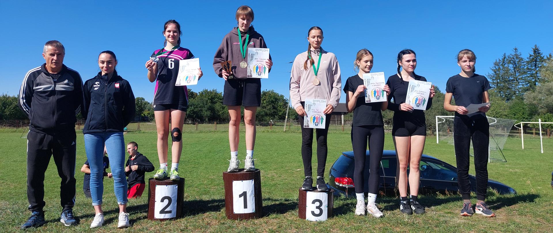 Zwycięzcy zawodów na podium