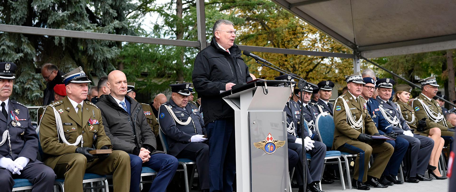 Wiceminister Bejda na Święcie 1. Bazy Lotnictwa Transportowego
