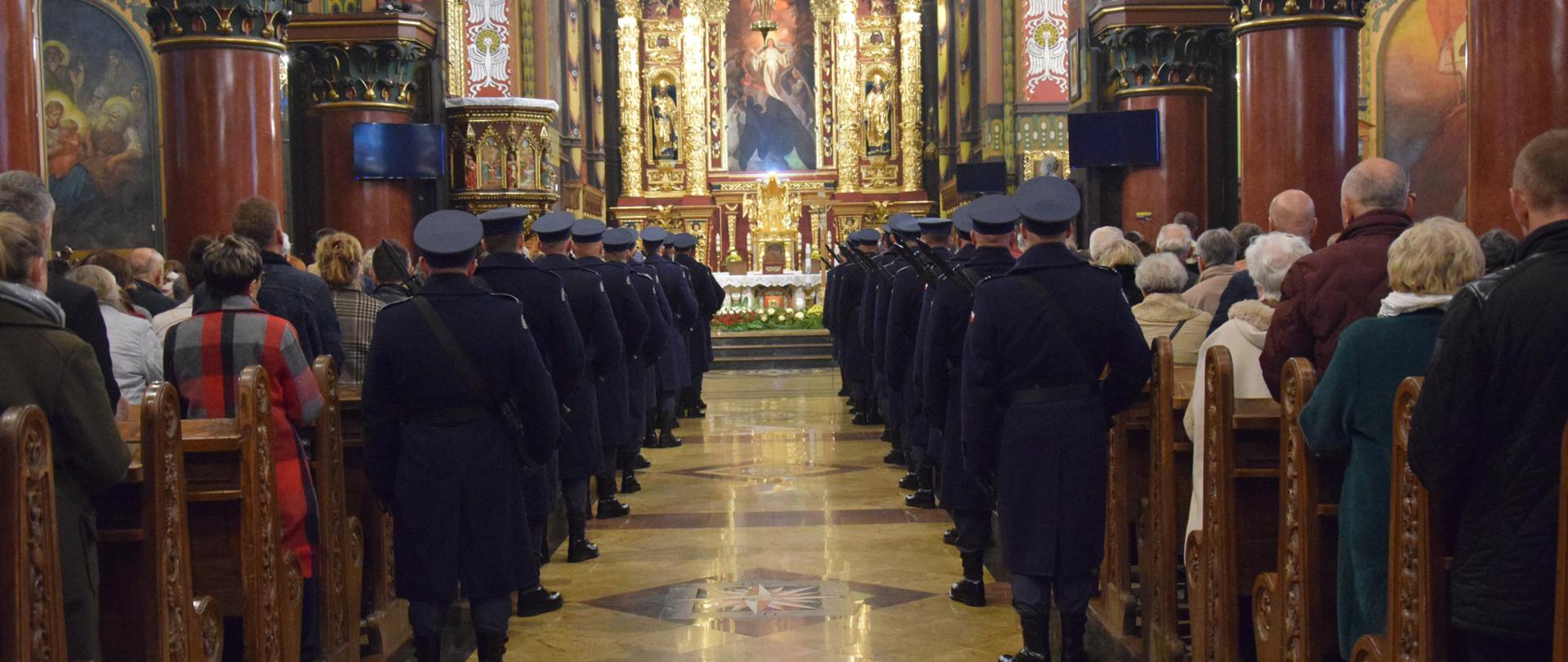 Uroczysta Msza Święta w intencji sędziów, prokuratorów, funkcjonariuszy służb mundurowych, urzędników państwowych i samorządowych, którzy poświęcili swoje życie Ojczyźnie