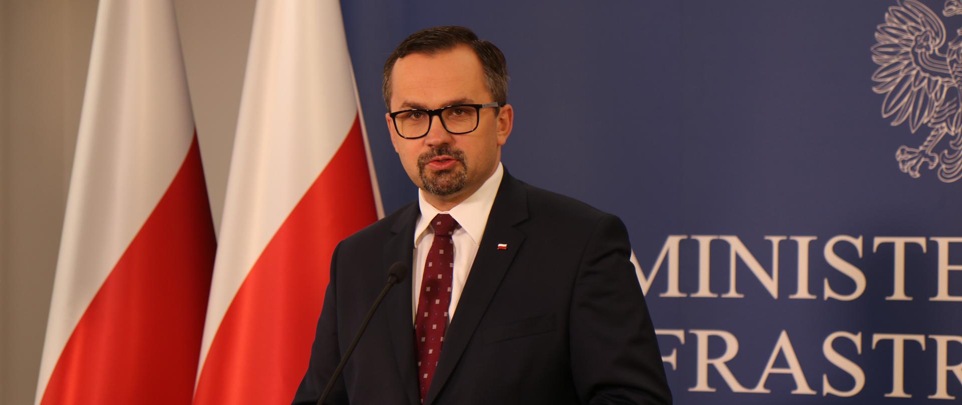 Ruszają konsultacje społeczne polityki rozwoju lotnictwa cywilnego
