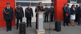 Pomorski Komendant Wojewódzki PSP przemawia do zebranych