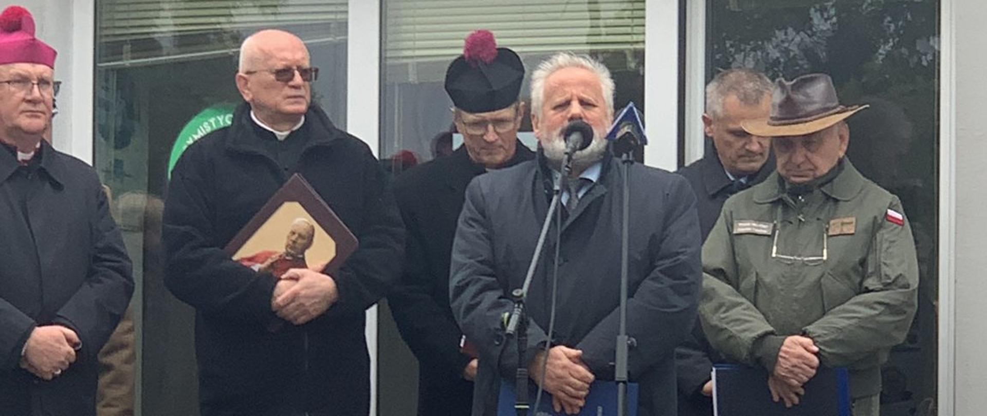 Uroczystość ku czci Błogosławionego Kardynała Stefana Wyszyńskiego i Świętego Jana Pawła II w Kętrzynie Wilamowie