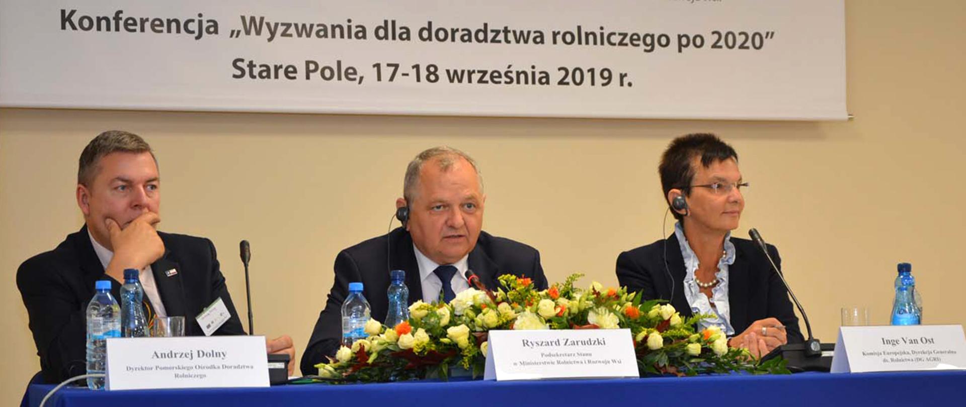 Wiceminister R. Zarudzki podczas konferencji w Starym Polu