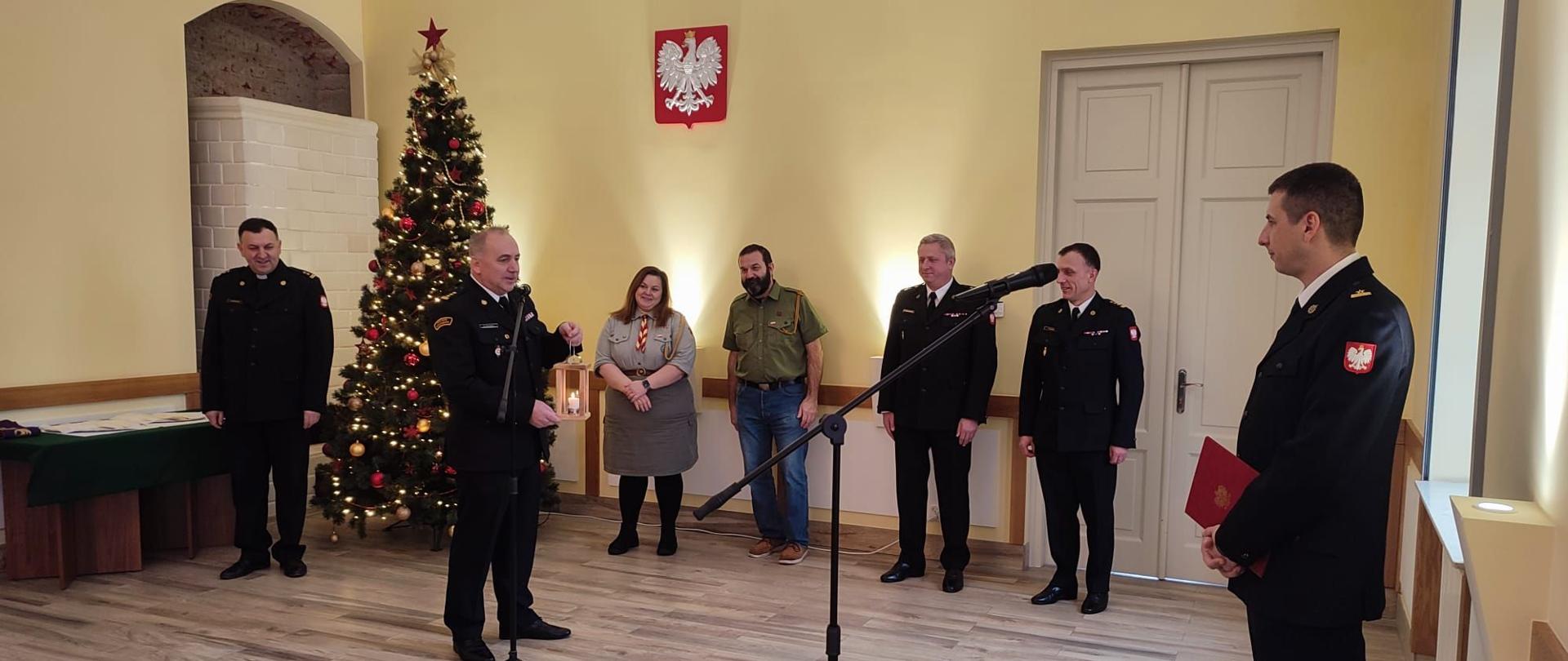 Przedstawiciele Komendy Miejskiej PSP m.st. podczas spotkania opłatkowego.