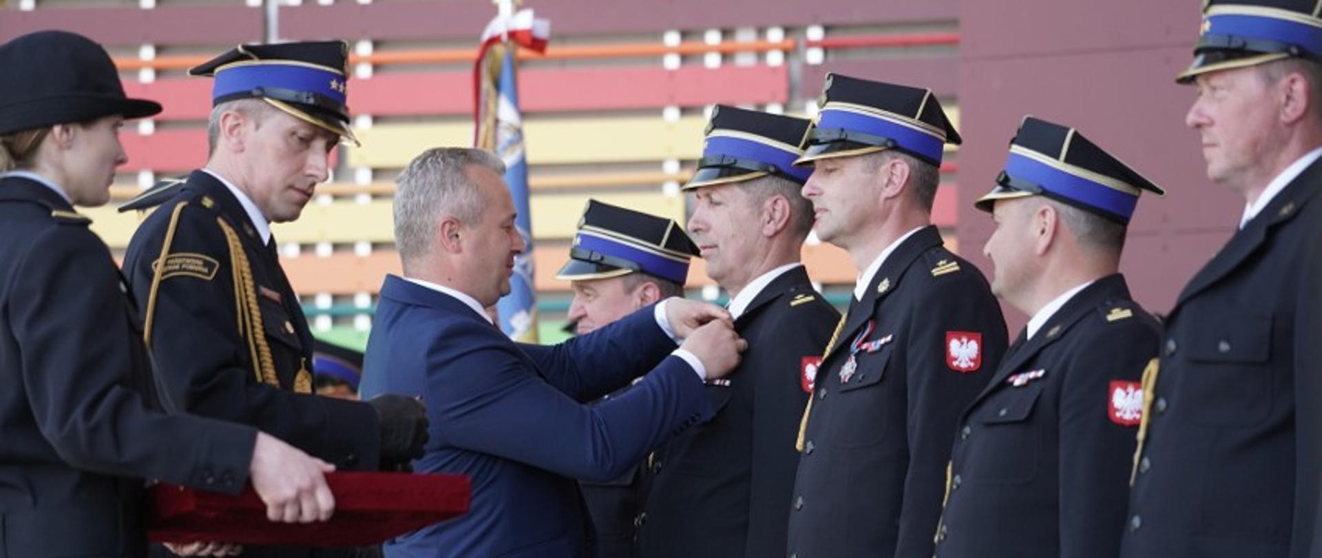 Strażacy z Powiatu Inowrocławskiego wyróżnieni podczas Wojewódzkich Obchodów „Dnia Strażaka 2022” w Wąbrzeźnie