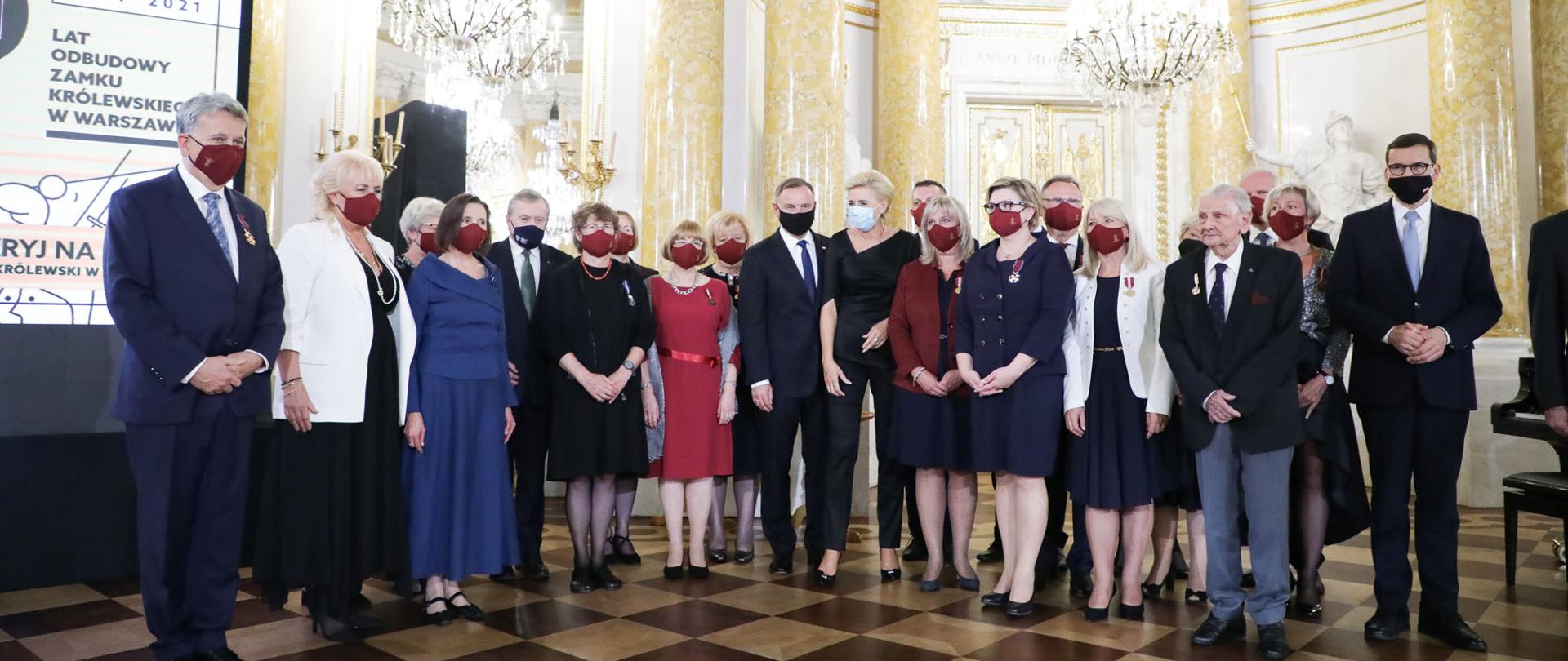 Minister kultury, dziedzictwa narodowego i sportu prof. Piotr Gliński odznaczył zasłużonych pracowników Zamku Królewskiego, fot Danuta Matloch