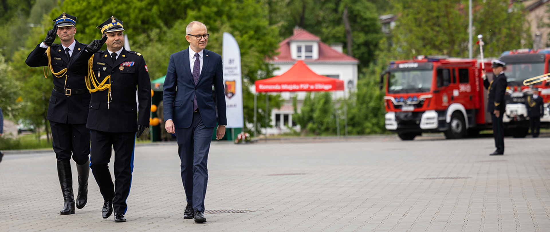 Wiceminister Błażej Poboży podczas uroczystości z okazji Dnia Strażaka w Elblągu.