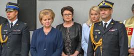 Zdjęcie przedstawia od lewej strony Komendant Powiatowy PSP w Kłobucku mł. bryg. Karol Wers, Wójt Gminy Lipie Bożena Wieloch, Śląski Komendant Wojewódzki nadbrygadier Jacek Kleszczewski