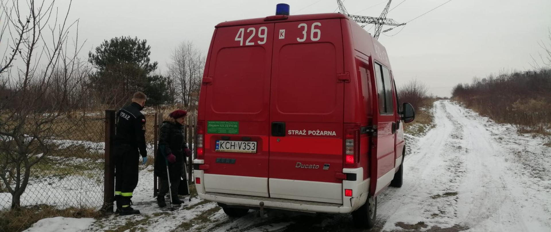 Pomoc w przejściu osoby do szczepienia.