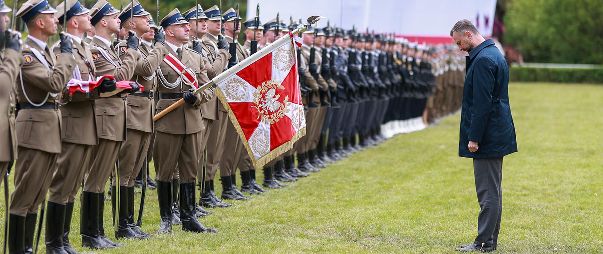 9 maja 2025 r. w Starej Miłosnej, Władysław Kosiniak-Kamysz wicepremier-minister obrony narodowej wziął udział w obchodach Święta Pułku Reprezentacyjnego Wojska Polskiego. Fot. Krzysztof Niedziela/MON