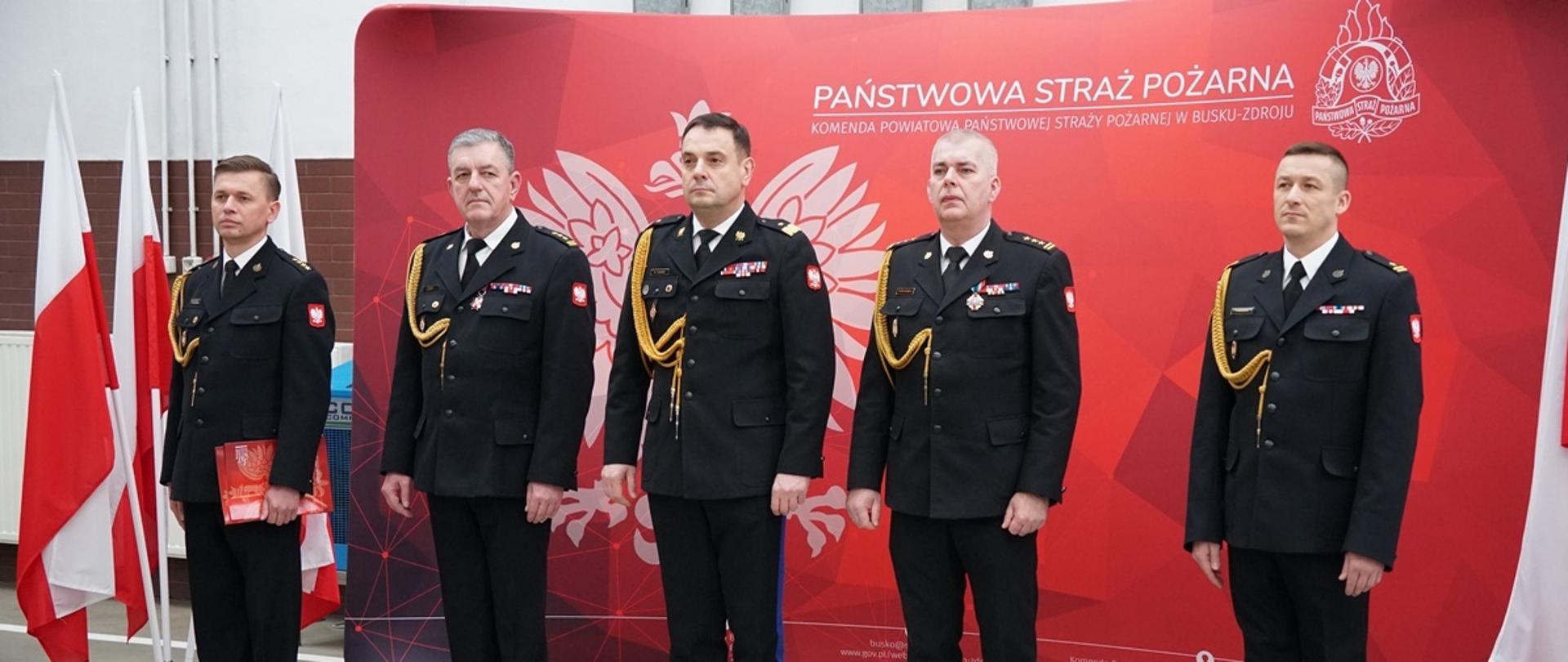 Zdjęcie przedstawia uczestników uroczystości.