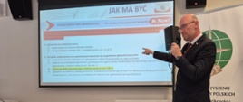 Główny Geodeta Kraju Andrzej Żylis podczas otwarcia seminarium