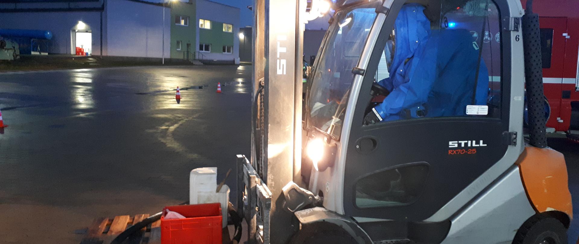 Uszkodzony paletopojemnik