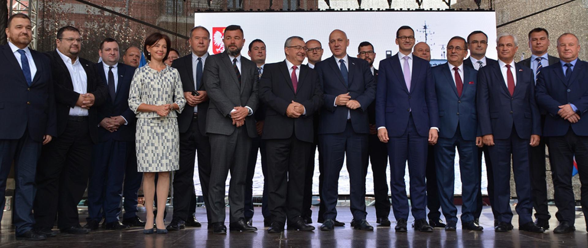 Podpisanie umowy na budowę tunelu pod rzeką Świną w Świnoujściu