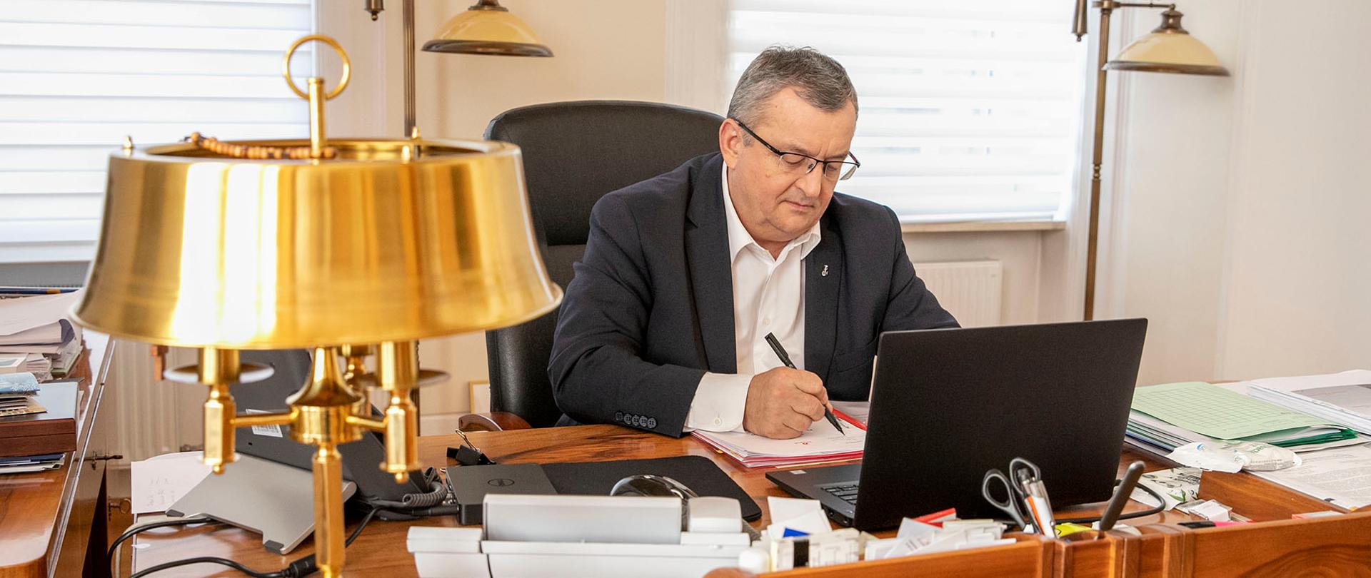Minister Andrzej Adamczyk podpisał aneksy zwiększające finansowanie dla S7