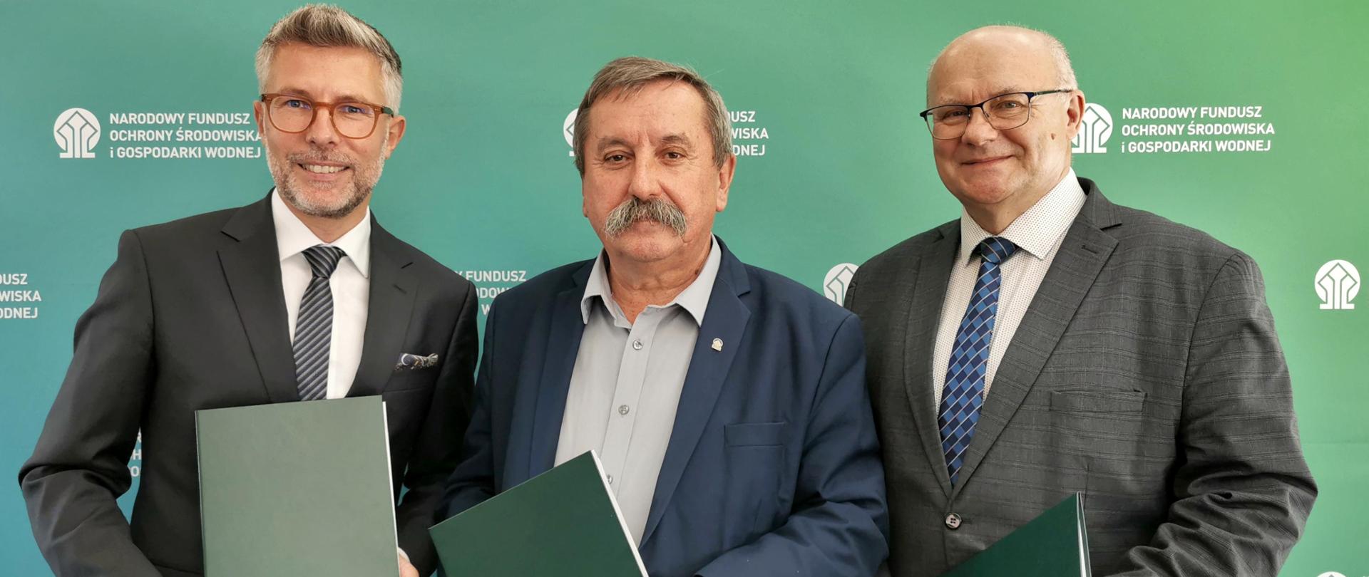 Na zdjęciu od lewej: Maciej Mróz, Wiceprezes ds. operatora Tauron Dystrybucja, Józef Matysiak, Zastępca Prezesa Zarządu NFOŚiGW i Leszek Kosiorek, Prezes Zarządu Tauron Dystrybucja.