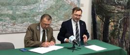 Sławomir Mazurek, zastępca prezesa zarządu NFOŚiGW podczas podpisania umowy z beneficjentem.