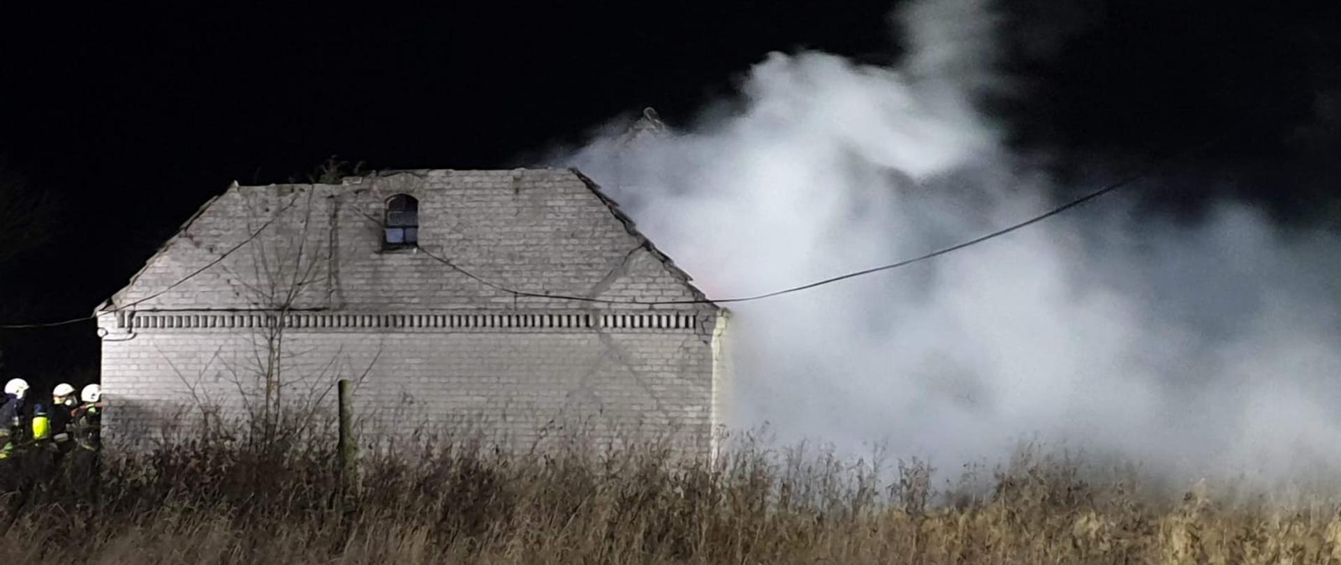 Budynek objęty ogniem