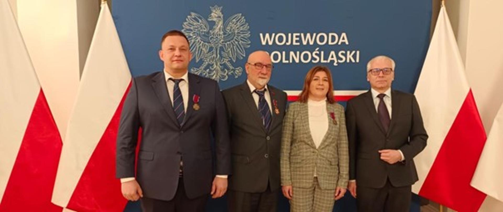 Państwowy Powiatowy Inspektor Sanitarny w Środzie Śląskiej Anna Wojtasińska-Żygadło została odznaczona Brązowym Krzyżem Zasługi