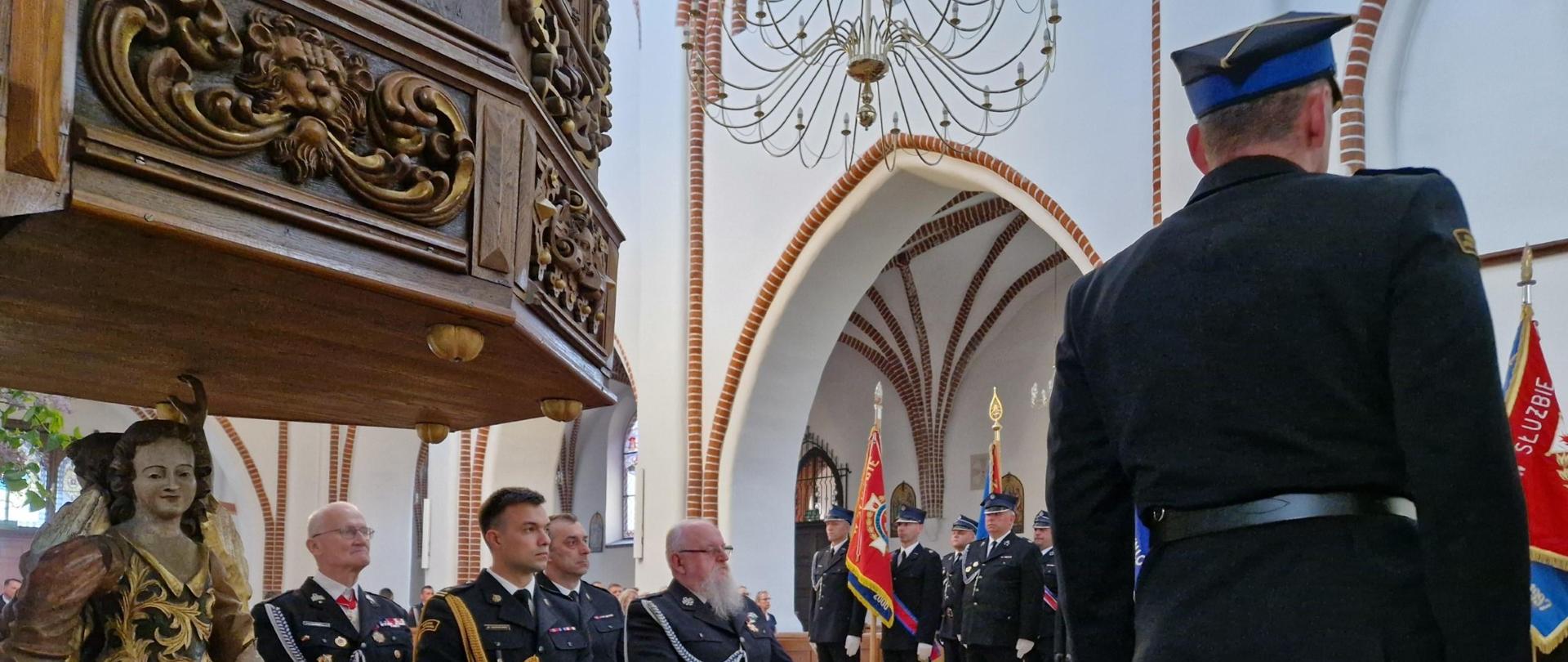 Uroczysta msza święta z okazji Dnia Strażaka