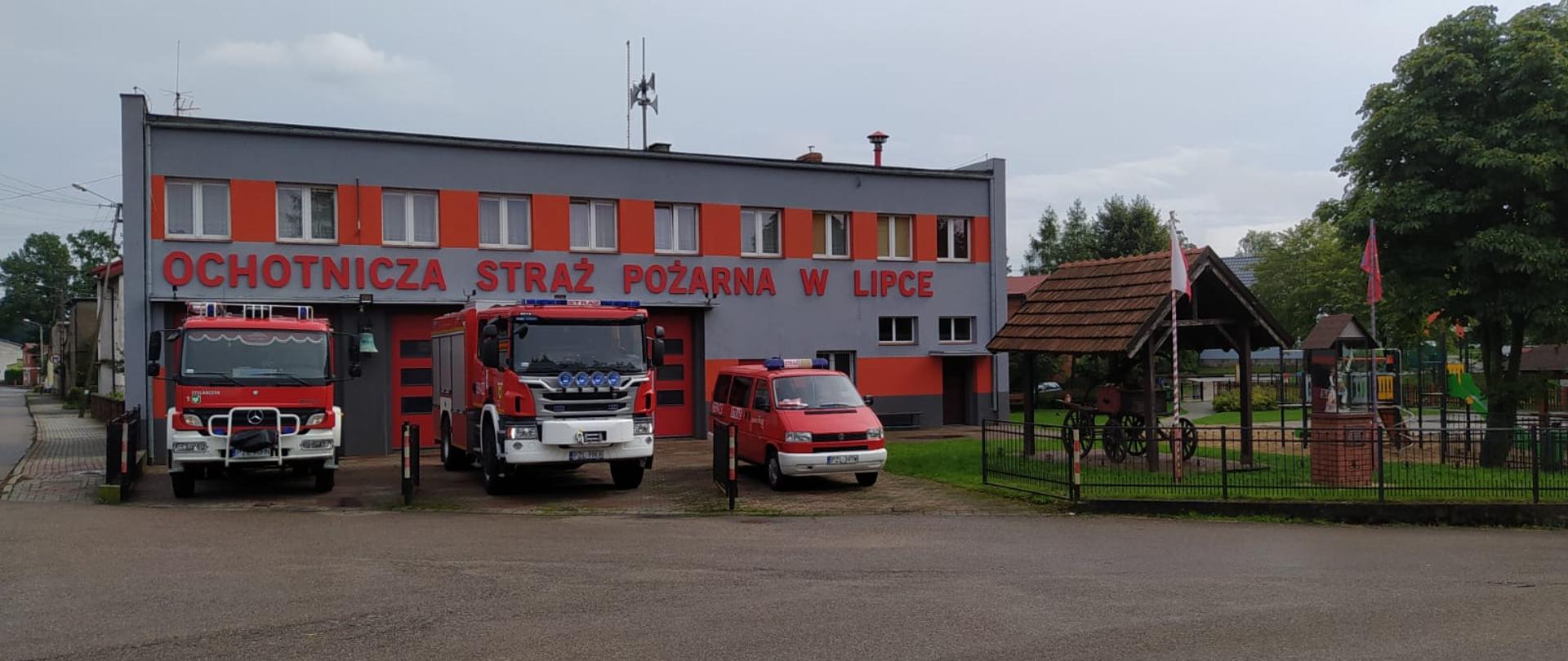 Widok remizy z pojazdami