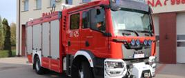NOWY CIĘŻKI SAMOCHÓD RATOWNICZO GAŚNICZY ŚREDZKICH STRAŻAKÓW