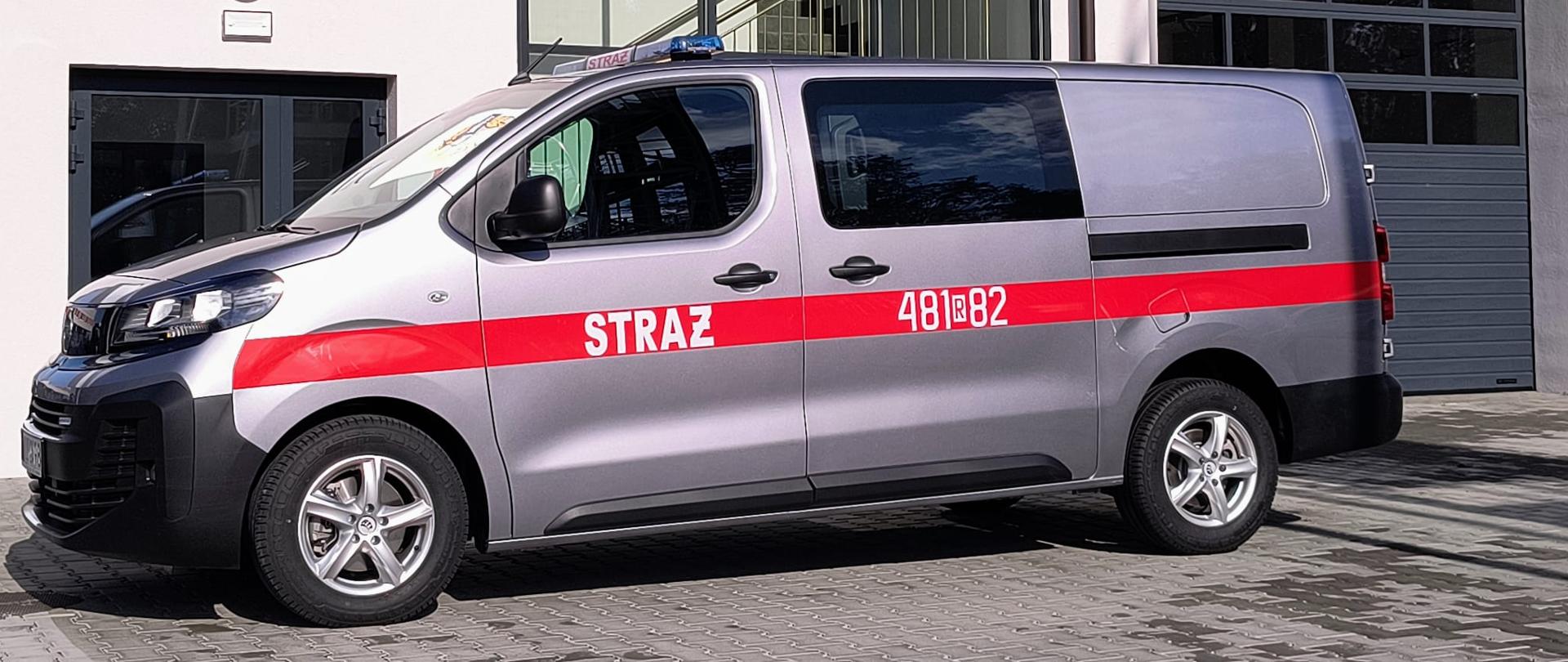 Nowy samochód kwatermistrzowsko-techniczny Komendy Powiatowej PSP w Lubaczowie