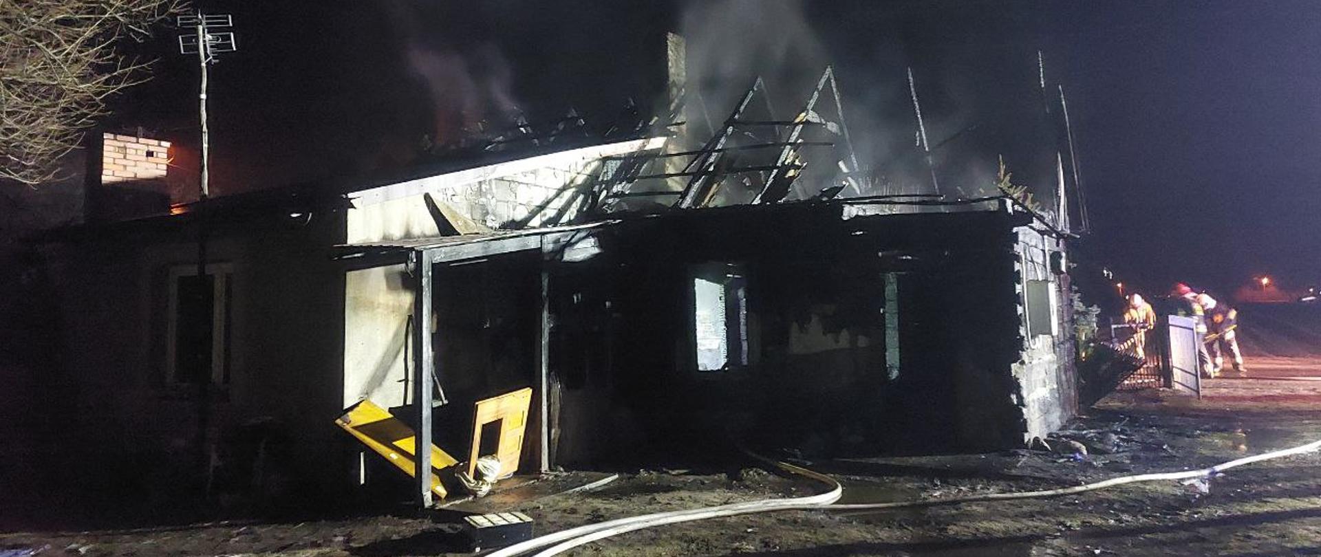 dogaszanie palącego się budynku mieszkalnego