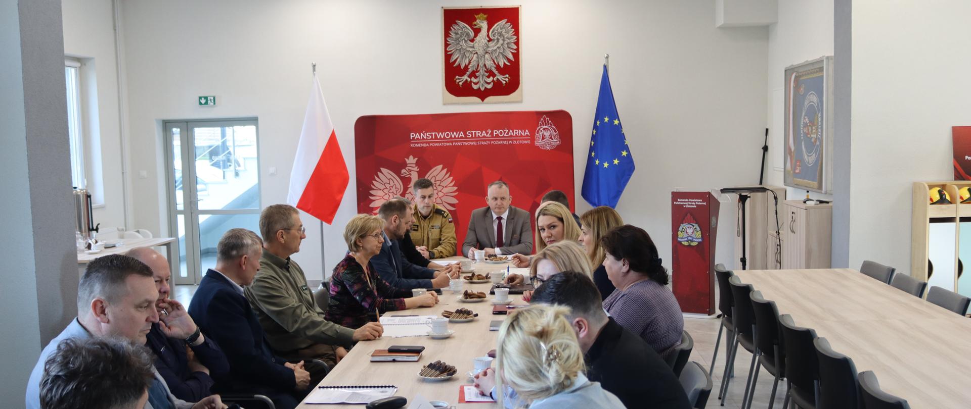 Sali Konferencyjnej Komendy Powiatowej PSP w Złotowie odbyło się posiedzenie Powiatowego Zespołu Zarządzania Kryzysowego 