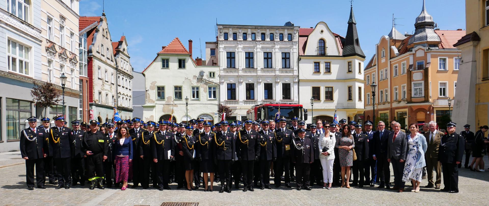 Zdjęcie zbiorowe po zakończeniu uroczystości.