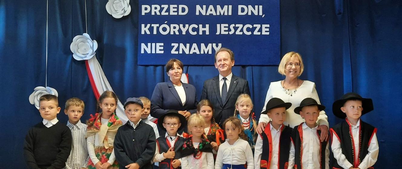 Apertura del curso escolar en la Escuela Primaria Pública de Nedwedi – Ministerio de Educación y Ciencia