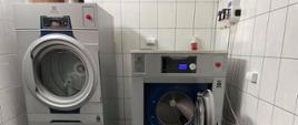 Widoczne na zdjęciu pralnice do ubrań specjalnych