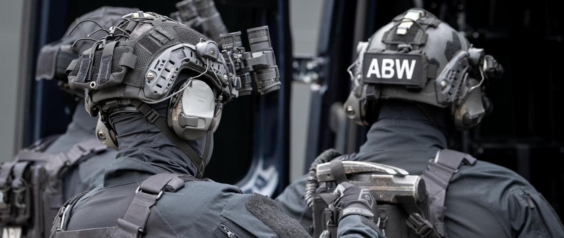 Funkcjonariusze Agencji Bezpieczeństwa Wewnętrznego