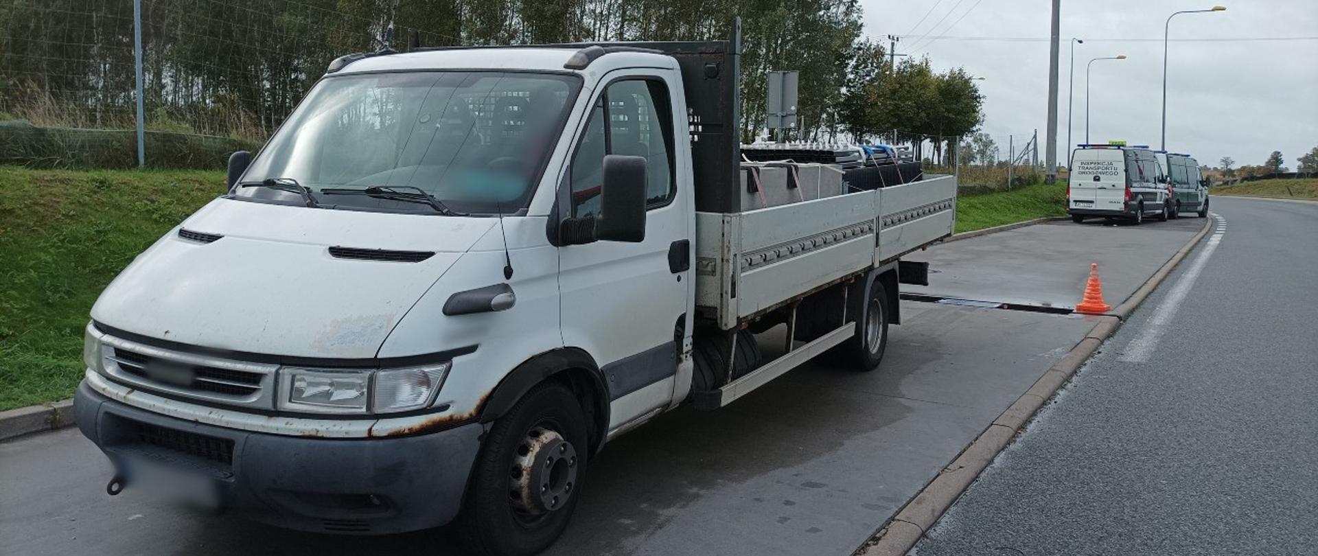 Samochód dostawczy, zatrzymany do kontroli przez patrol warmińsko-mazurskiej Inspekcji Transportu Drogowego, ważył ponad 7,1 t zamiast dopuszczalnych 3,5 t.