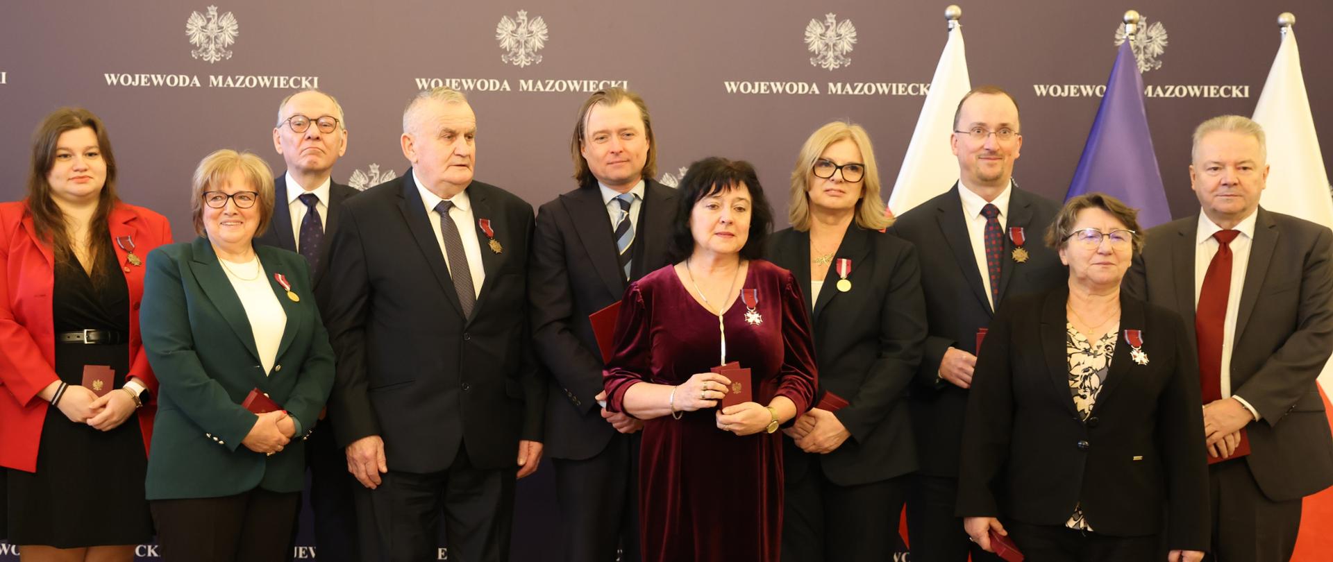 Ich działania ratują, uczą i inspirują. Wojewoda wręczył odznaczenia