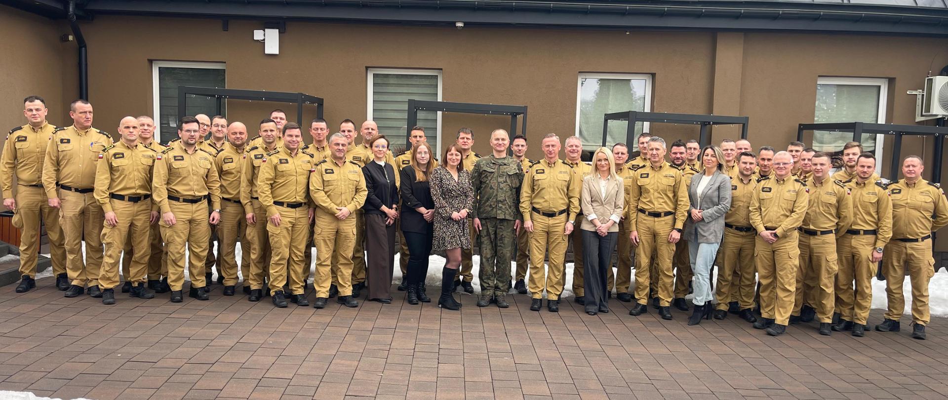 Odprawa szkoleniowa koordynatorów prewencji społecznej woj. śląskiego - zdjęcie grupowe