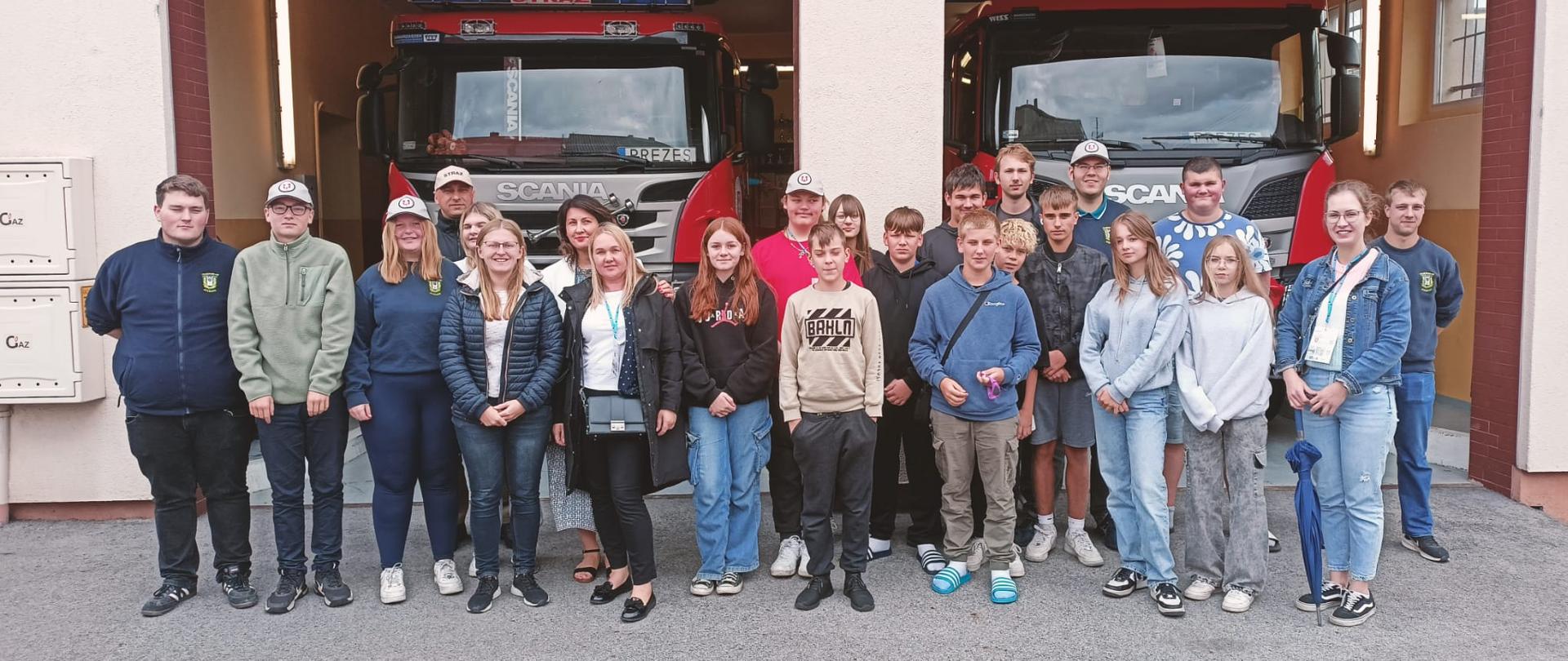 Wspólne zdjęcie uczestników obozu.